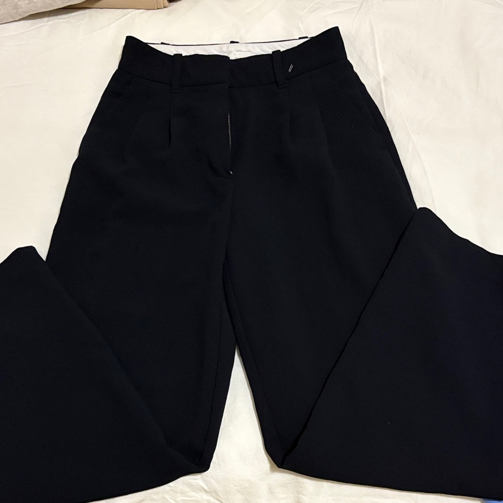 Aritzia Wilfred Black Women's Pants SIZE 00